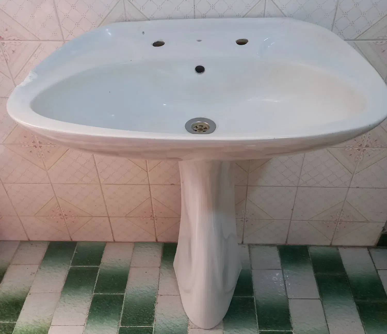 روشویی در حد نو|لوازم سرویس بهداشتی|مراغه, |دیوار