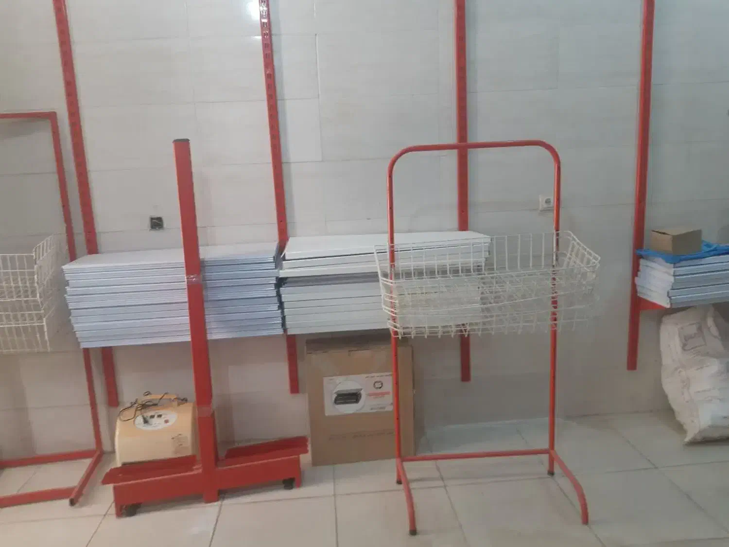 فروش قفسه فروشگاهی و ویترین|فروشگاه و مغازه|یاسوج, |دیوار