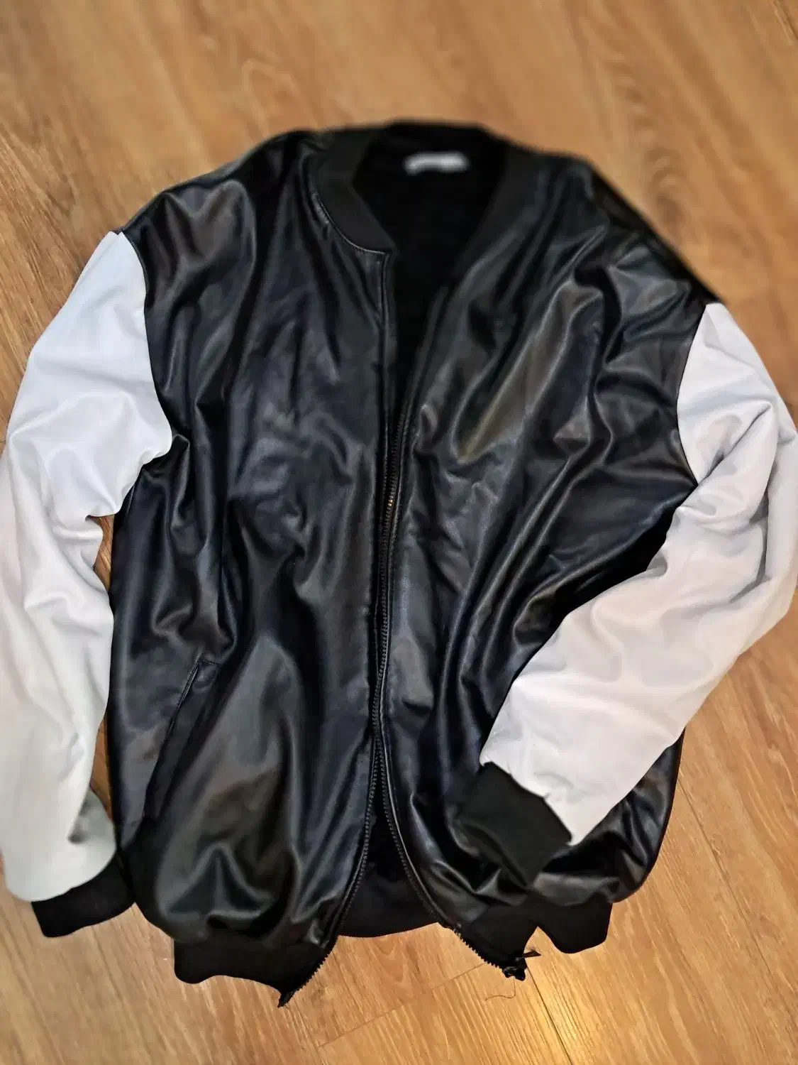 کابشن چرم مردانه.|لباس|رباطکریم, رباطکریم|دیوار