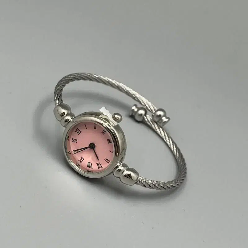 ساعت|ساعت|بندر انزلی, متروپل|دیوار