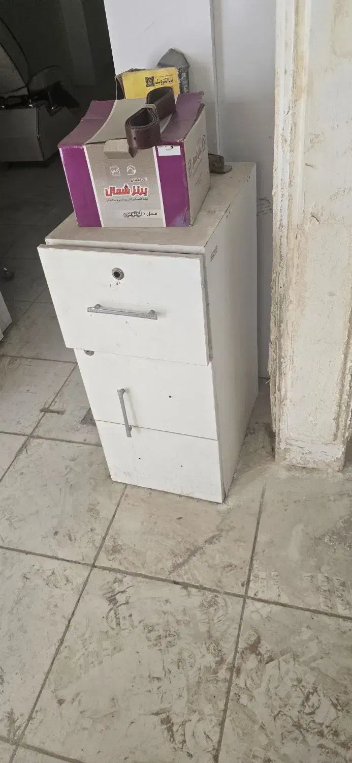 فروش صندلی و تخت آرایشگاه زنانه در حد نو|آرایشگاه و سالنهای زیبایی|مشهد, کوه سنگی|دیوار