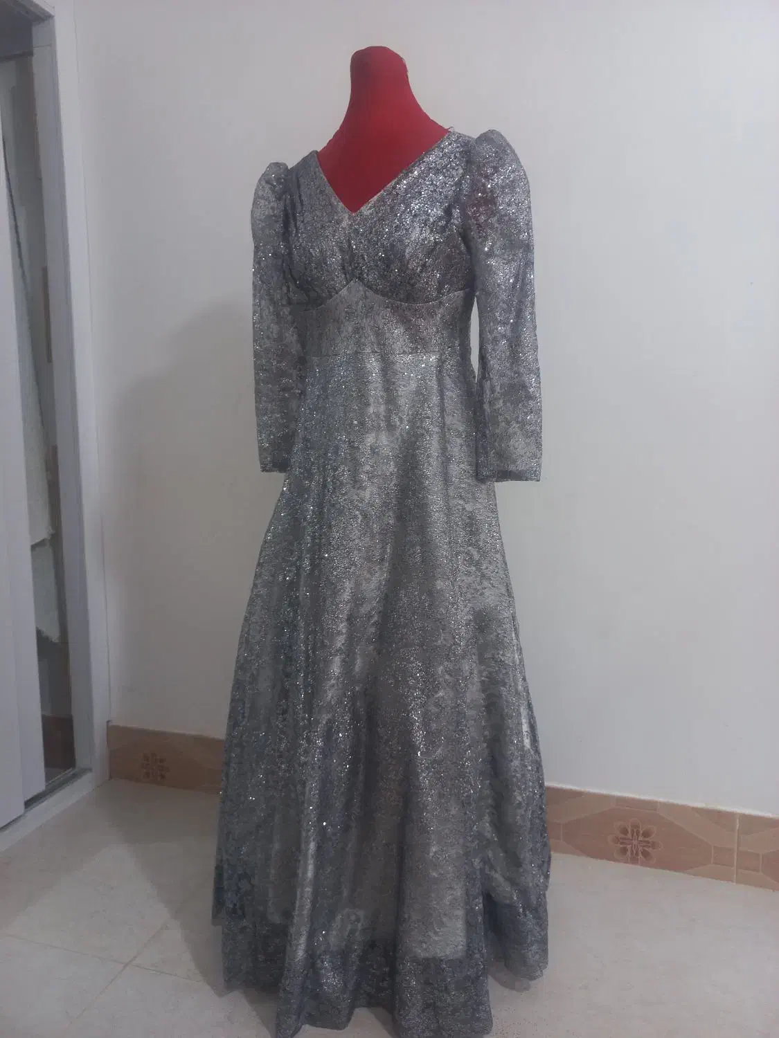 لباس مجلس درحد نو|لباس|جوین, |دیوار