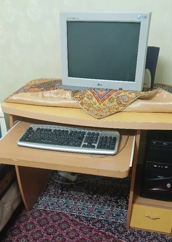 میز کامپیوتردرحد نو|میز تحریر و کامپیوتر|گناباد, |دیوار