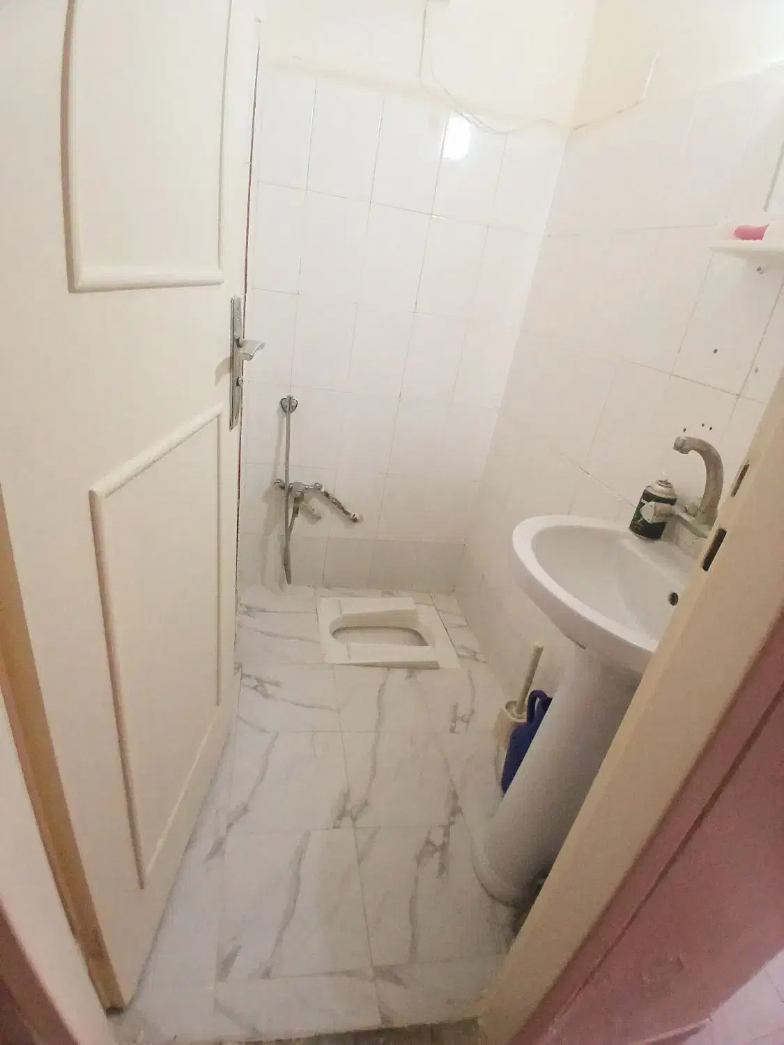 ۵۲ متر بر خیابان کمالی با پارکینگ