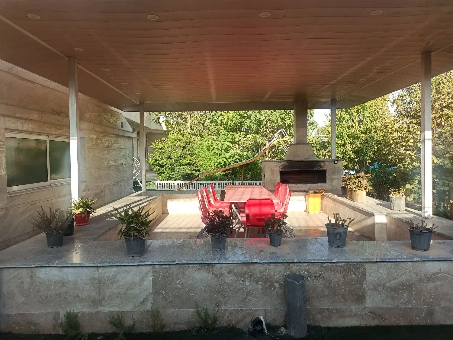 اجاره ویلای استخر آب گرم ( از مالک)|اجارهٔ کوتاه‌مدت ویلا و باغ|شیراز, انجیره|دیوار