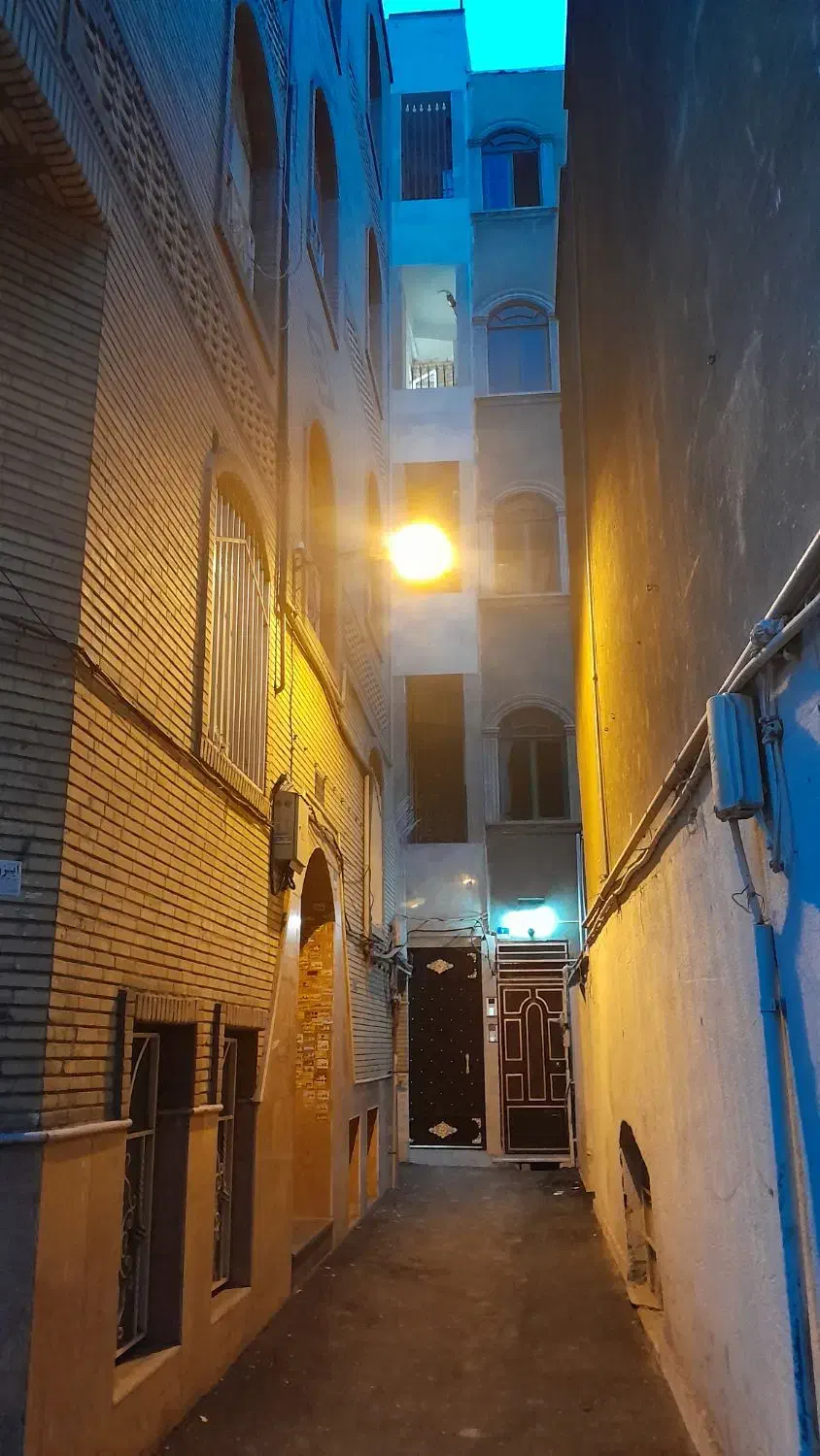 منیریه زهره کرمانی/ ۸۰ متر/ کلید نخورده