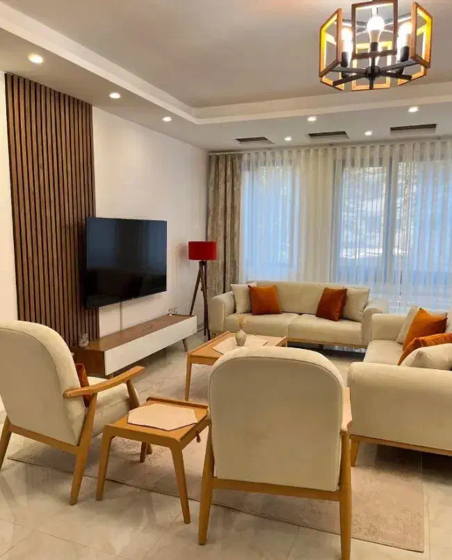 گلاره۷۹۹-۶۶|مبلمان خانگی و میز عسلی|صدرا-فارس, فاز ۱|دیوار