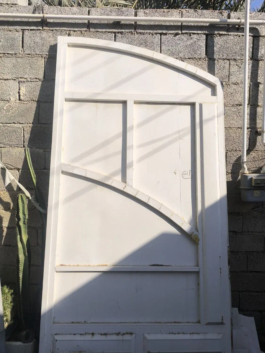 درب حیاط دو لنگه سفید  فروشی|مصالح و تجهیزات ساختمان|آبپخش, |دیوار