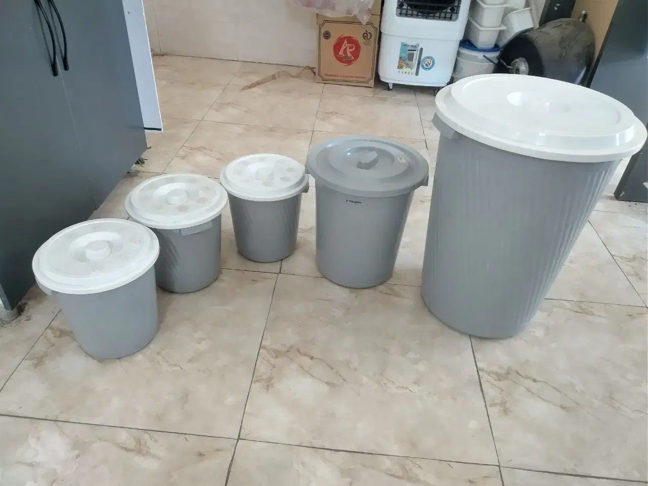 ۶عدد سطل بزرگ وکوچک|ظروف نگهدارنده، پلاستیکی، یکبارمصرف|مشهد, ایثارگران|دیوار