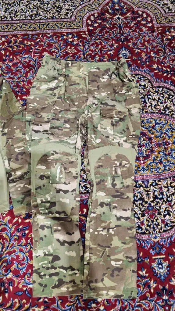 نظامی.|لباس|قم, یخچال قاضی|دیوار