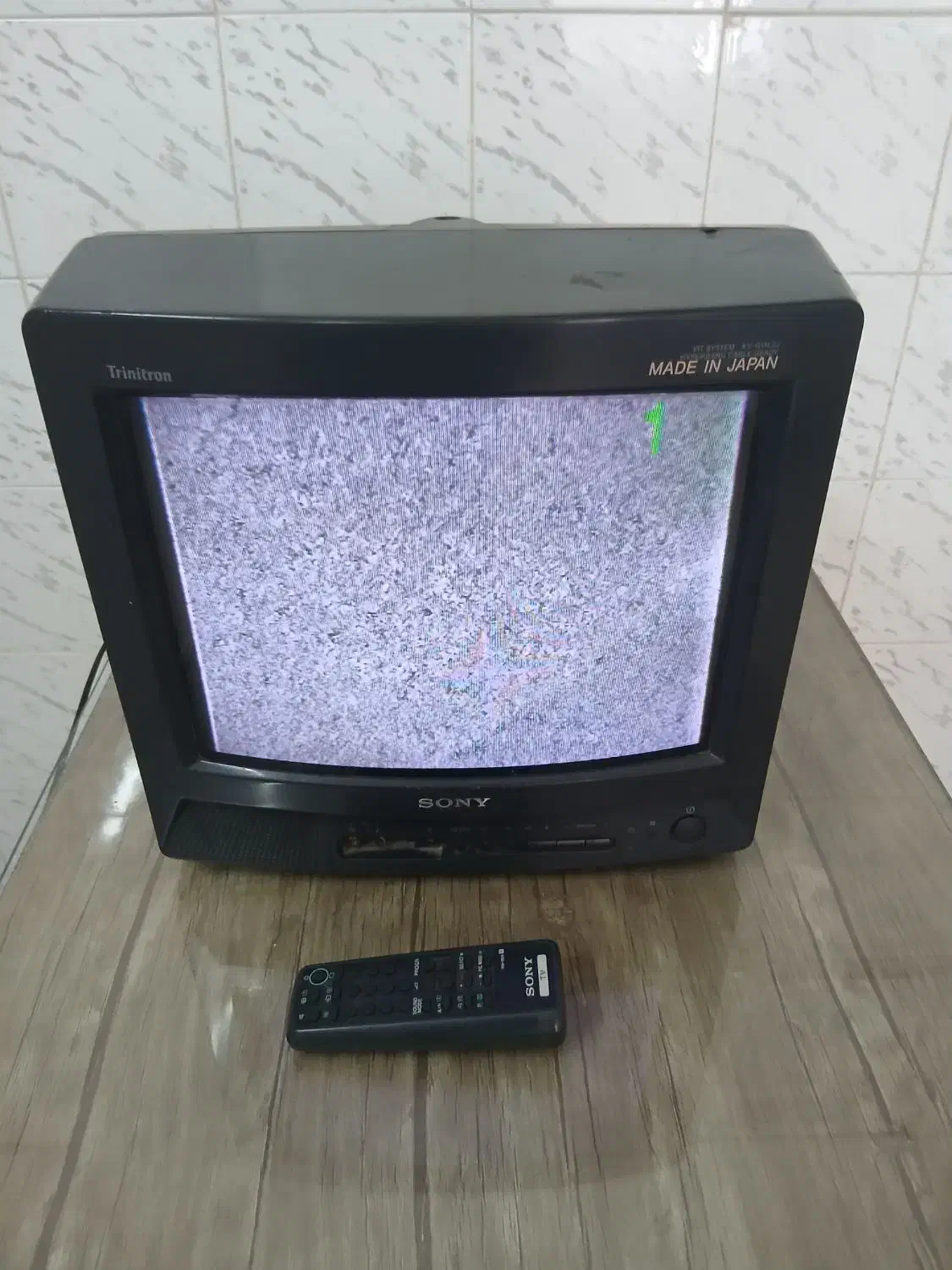 تلویزیون ۱۴اینچ سونی و گیرنده دیجیتال|تلویزیون و پروژکتور|سنندج, |دیوار