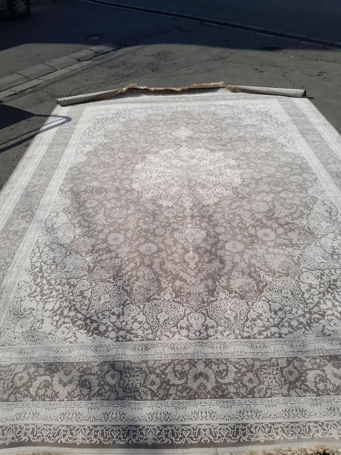 فرش|فرش|فردیس, سرحدی|دیوار