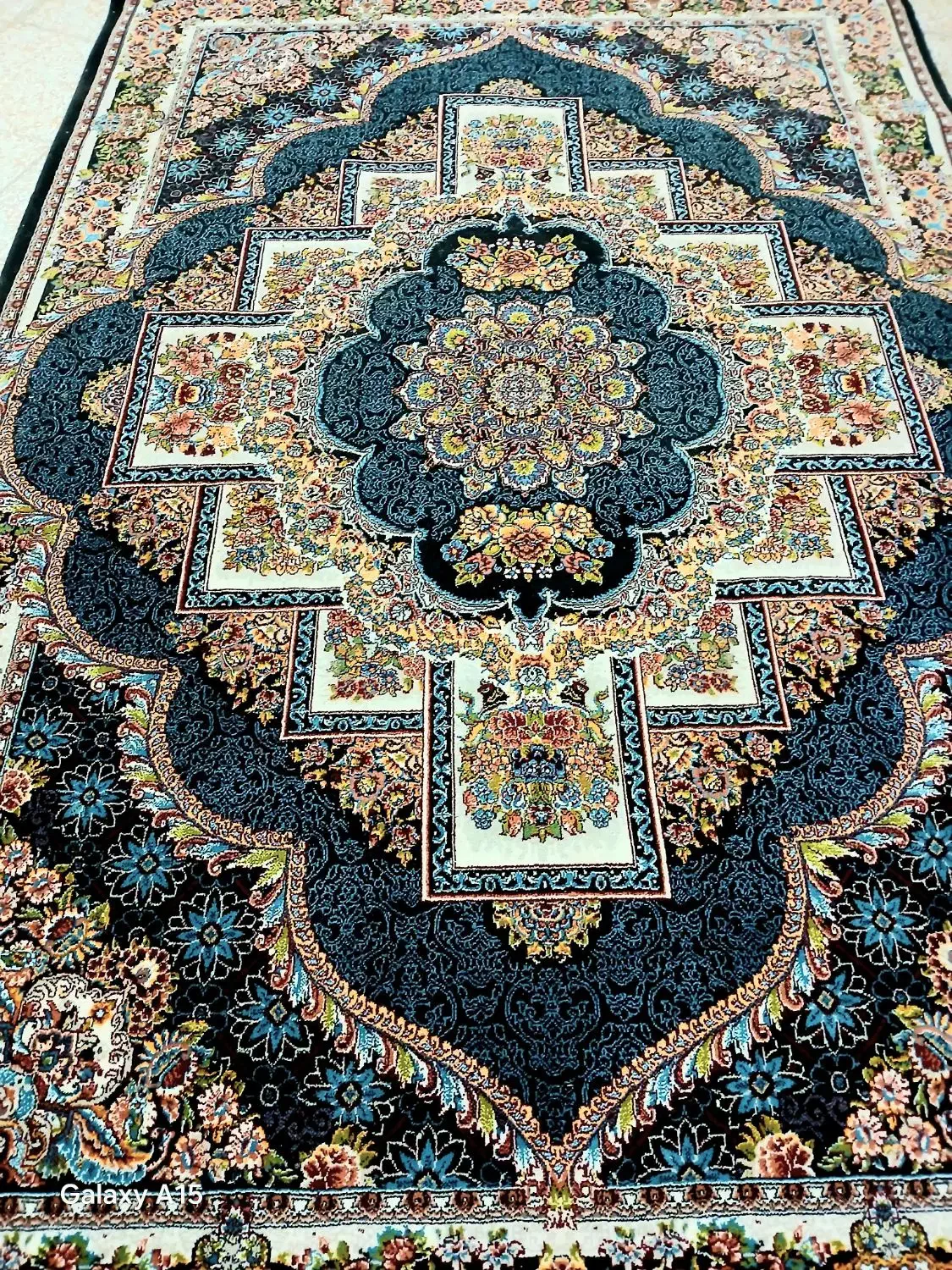 یک جفت فرش 6متری 700شانه کم کارکرد ضخیم حدنونو|فرش|هشتگرد, هشتگرد قدیم|دیوار