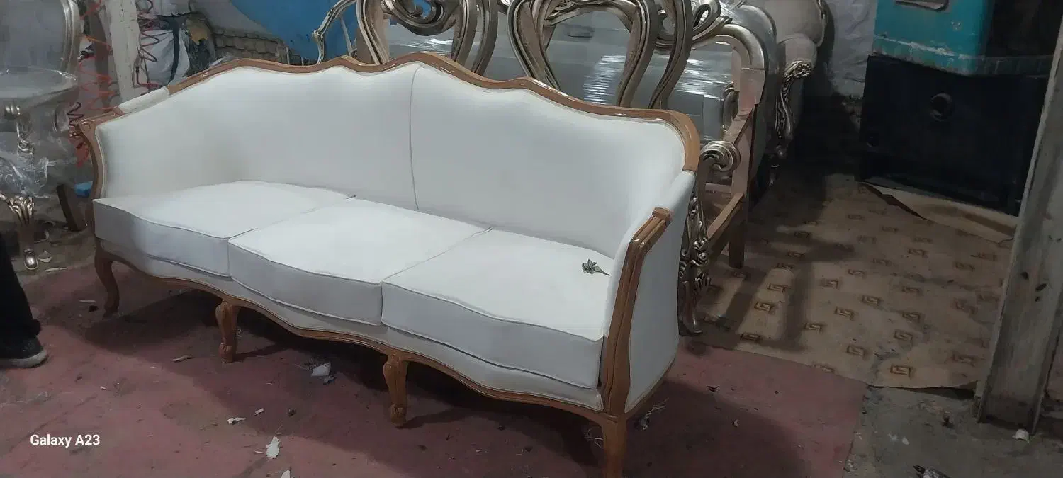 مبل کوئین|مبلمان خانگی و میز عسلی|قم, قلعه کامکار|دیوار