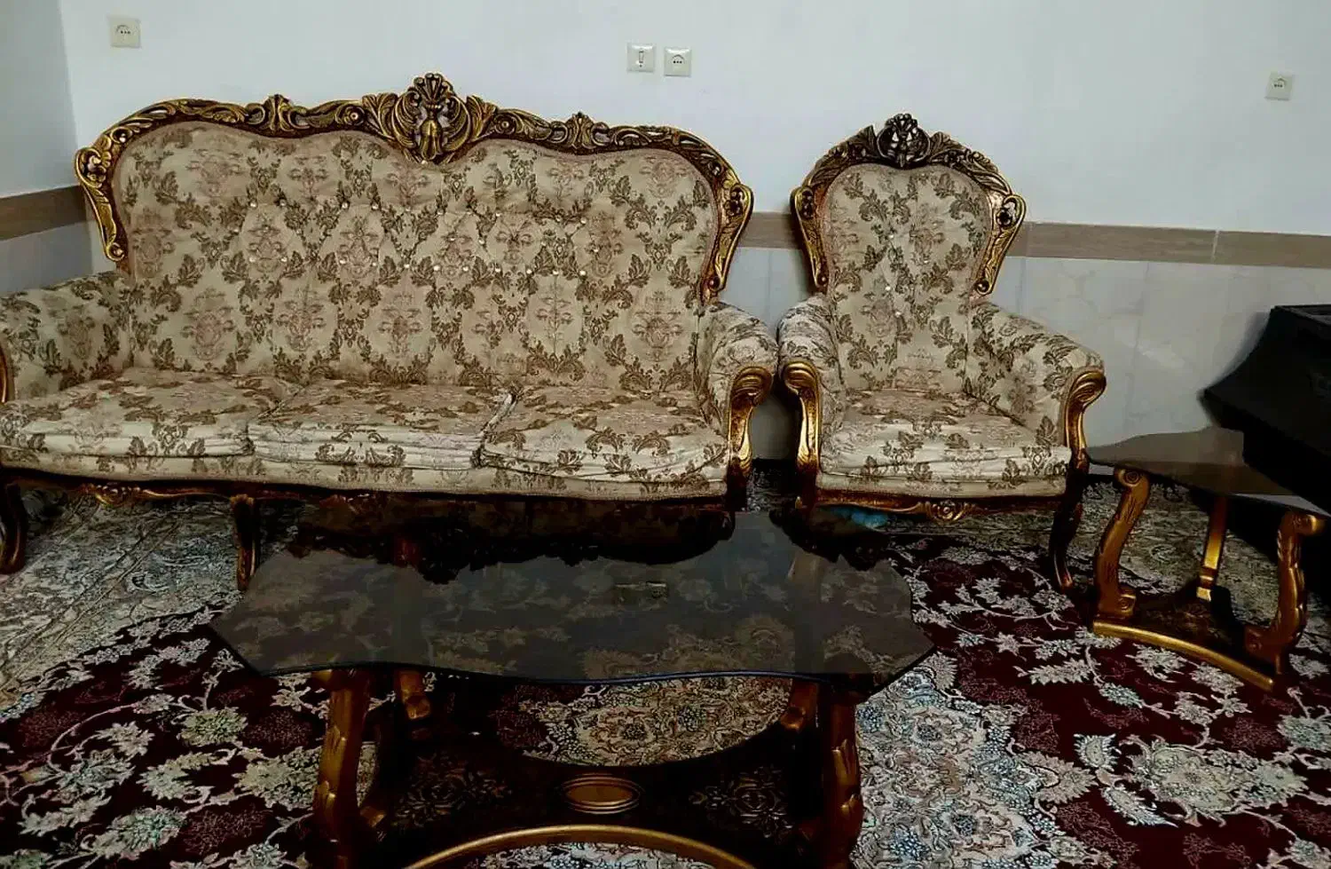 مبل هفت نفره سالم|مبلمان خانگی و میز عسلی|قرچک, قشلاق جیتو|دیوار