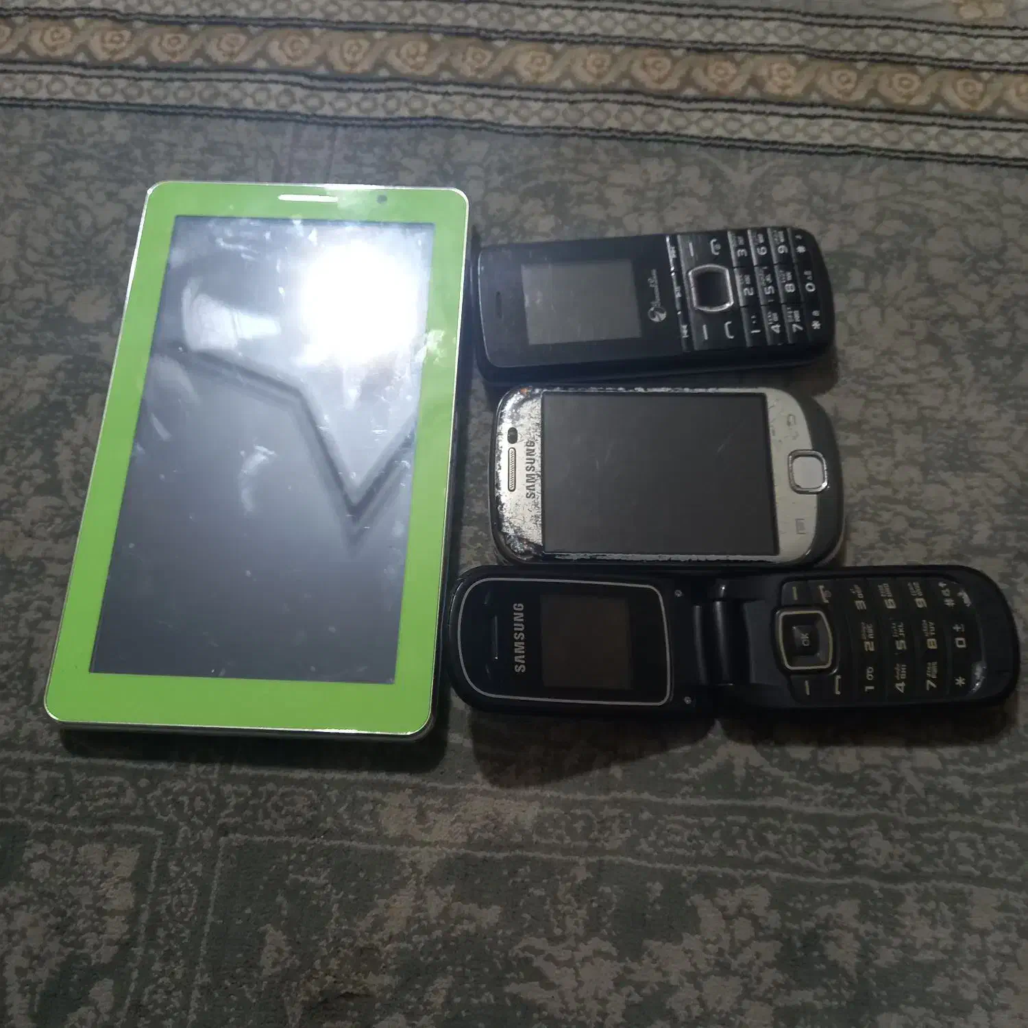 فروش یک دستگاه تبلت وگوشی|تبلت|بجنورد, |دیوار