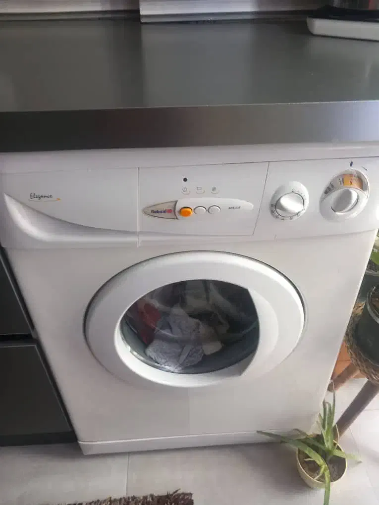 ماشین لباس شویی سالم و تمیز بدون خط و خش|ماشین لباسشویی و خشککن لباس|ری, دیلمان|دیوار