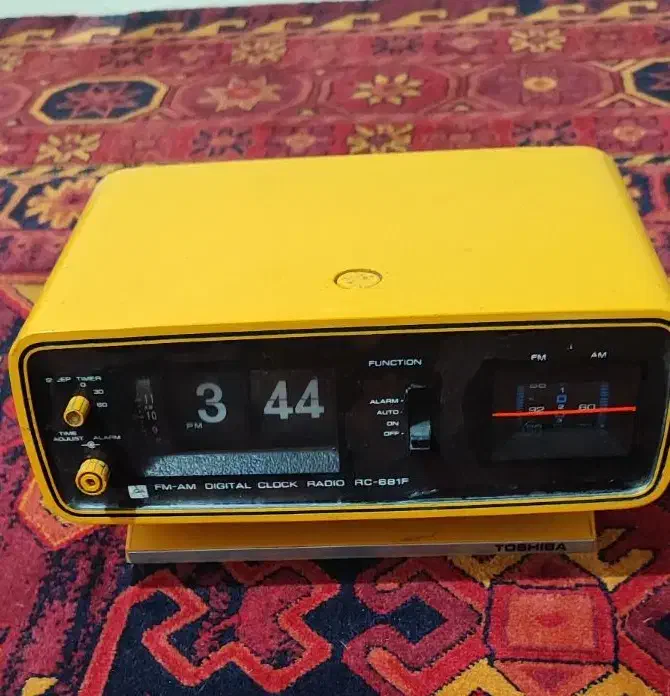 رادیو قدیمی|کلکسیون اشیاء عتیقه|کرج, گوهردشت|دیوار