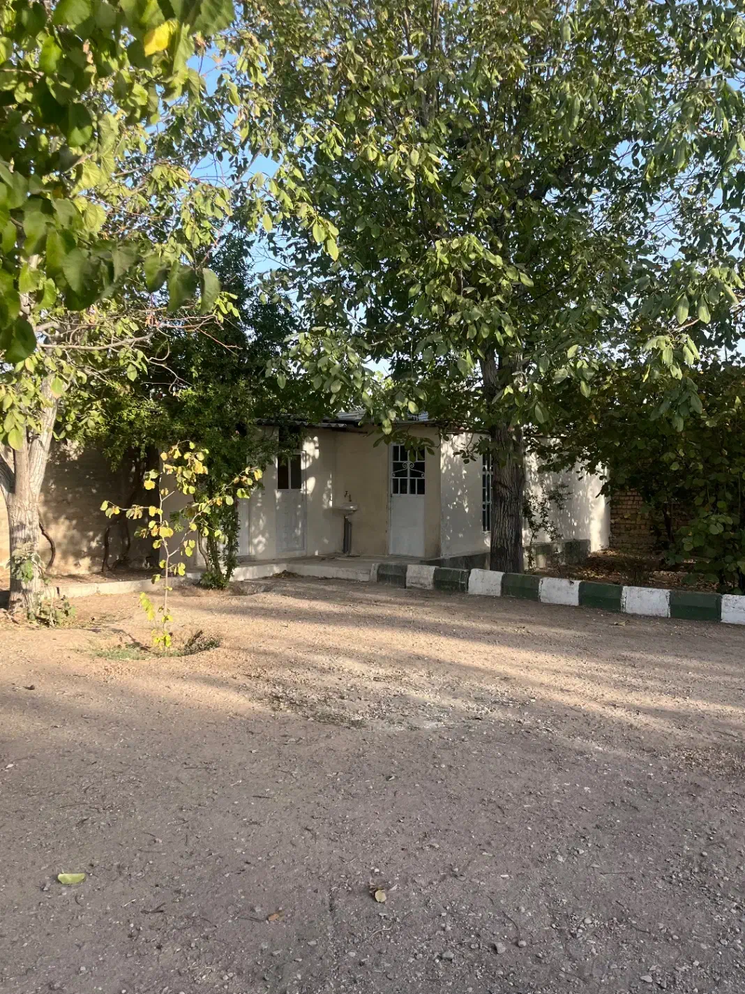 محوطه 800  متری غریب کش باغ ویلا جهت انباری و غیر|اجارهٔ خانه و ویلا|قزوین, |دیوار