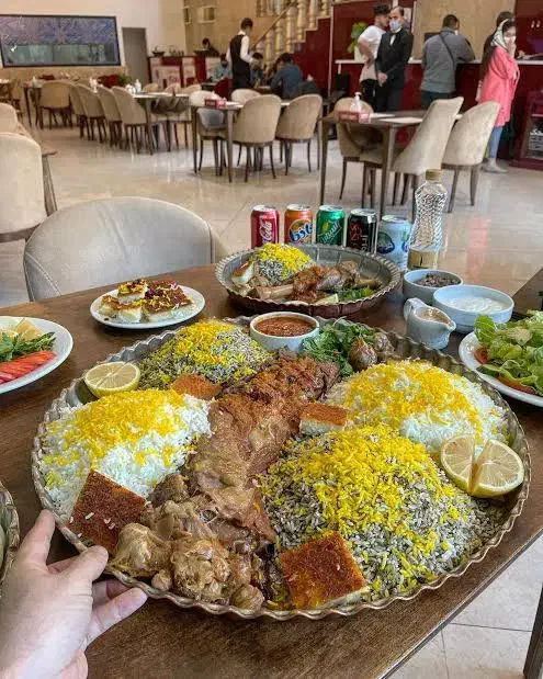 جذب کارگرساده/سالنکار /گارسون در رستوران و کافه|استخدام خدمات فروشگاه و رستوران|تهران, فرمانیه|دیوار