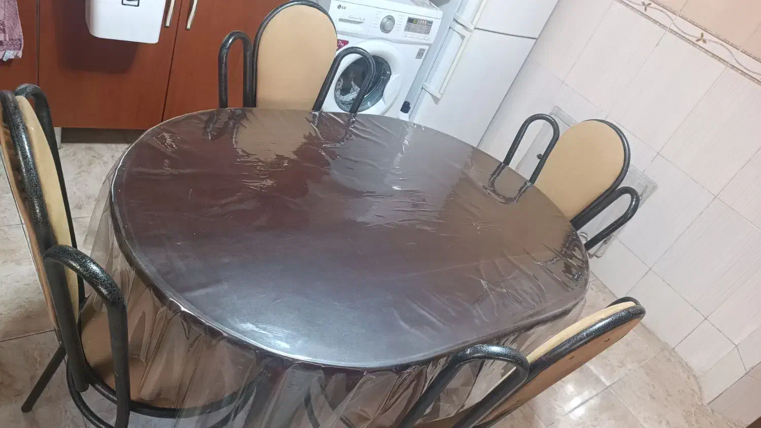 میز و صندلی ناهارخوری 4 نفره|میز و صندلی غذاخوری|شیراز, دشت چنار|دیوار