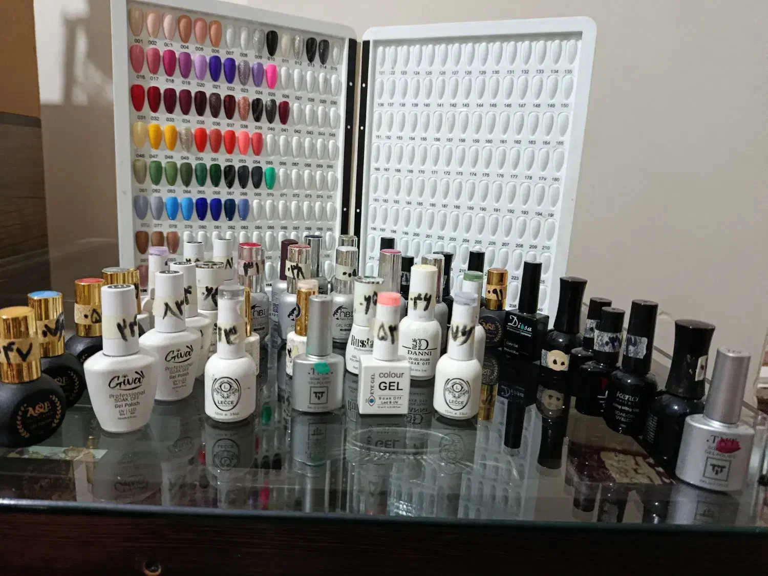 فروش وسایل کاشت ناخن|آرایشی، بهداشتی، درمانی|خرم‌آباد, |دیوار