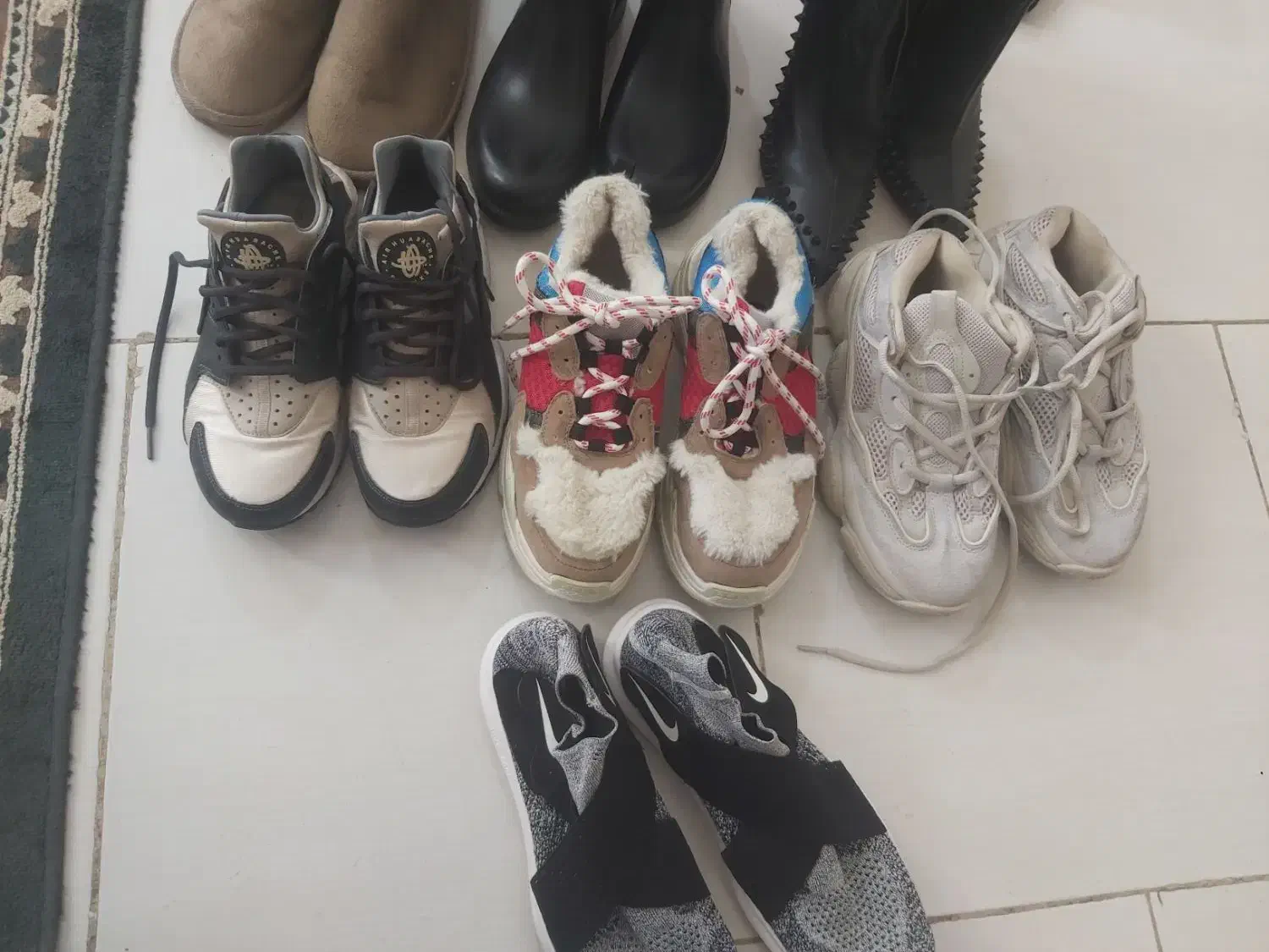 کتونی خارجی|کیف، کفش، کمربند|بومهن, |دیوار