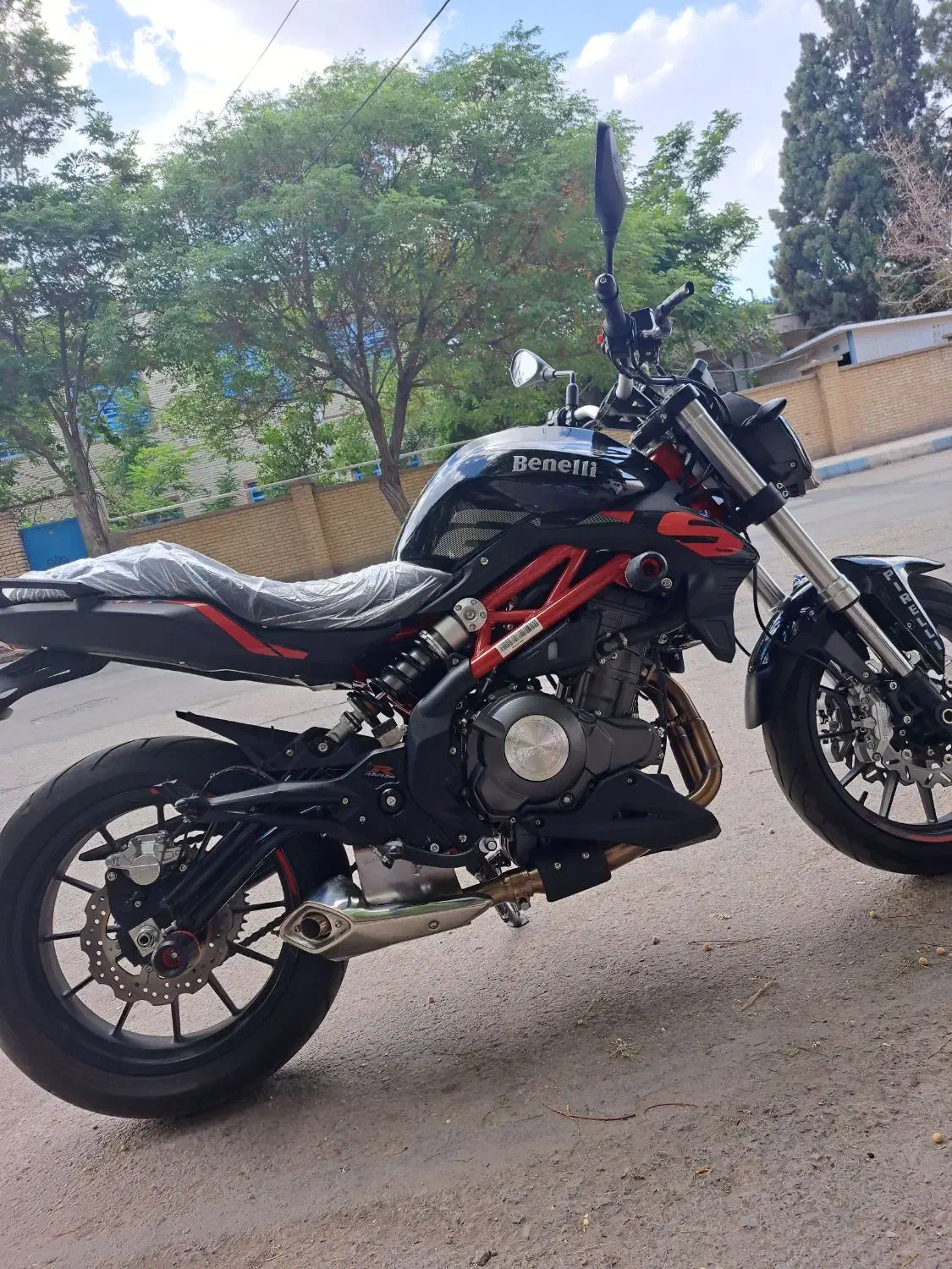 بنلی جفت سیلندر مدل ۱۴۰۳|موتورسیکلت|کرمان, |دیوار