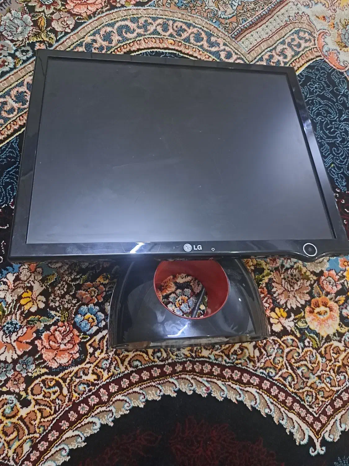 مانیتور الجی سالم|قطعات و لوازم جانبی رایانه|قم, نخودی|دیوار