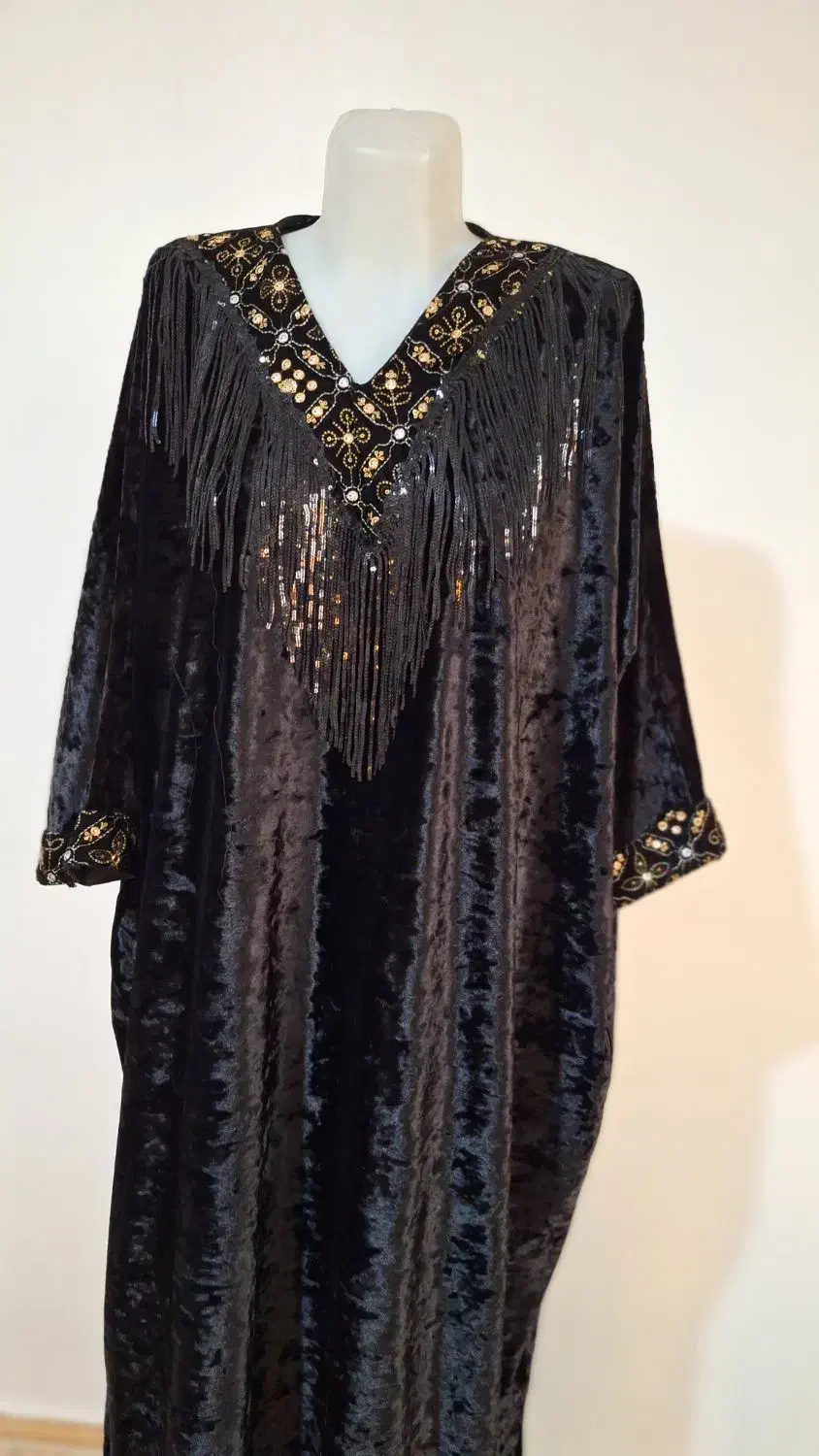 عبا و دامن|لباس|اصفهان, جلفا|دیوار