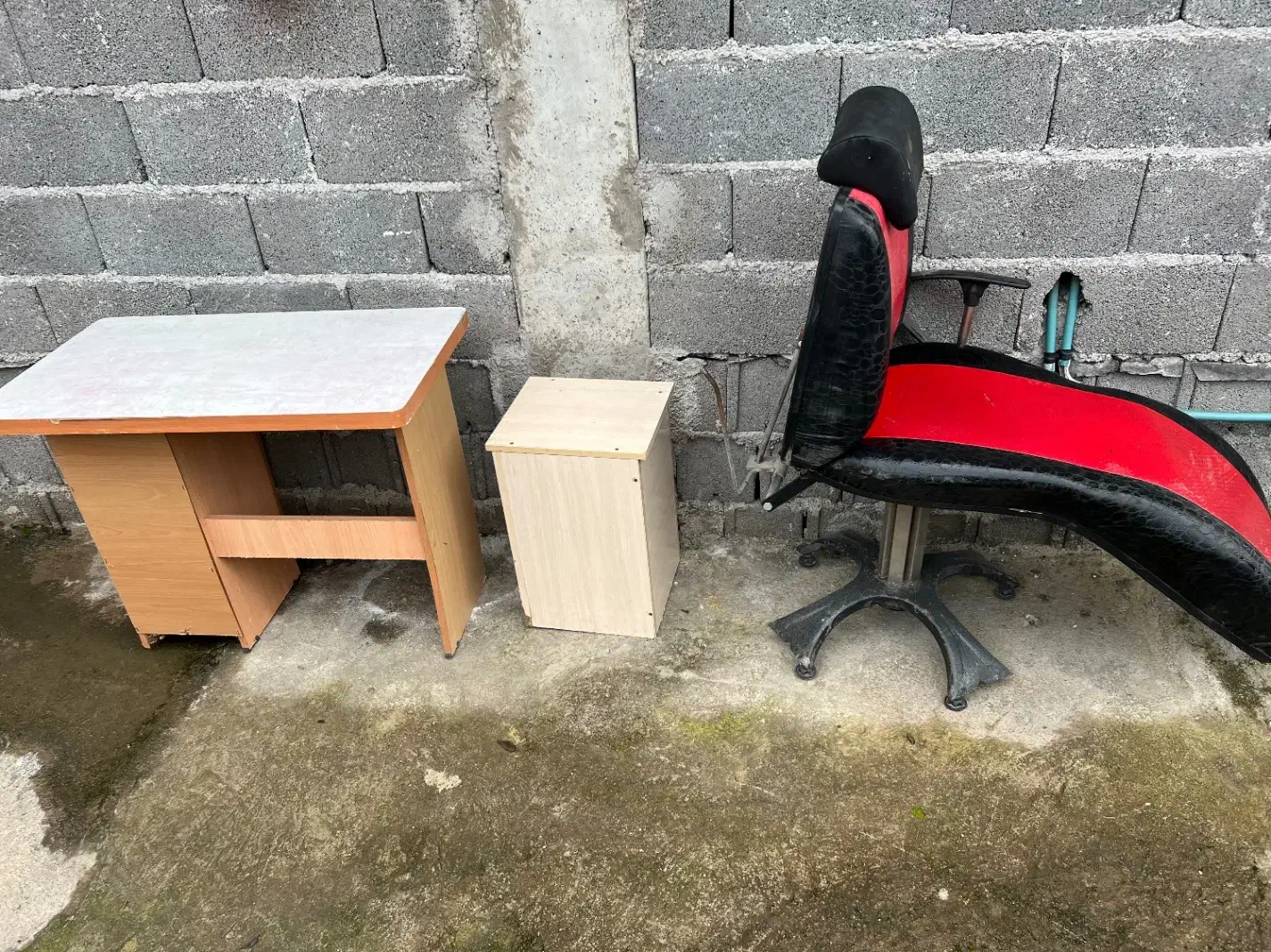 صندلی میز آرایشگاه|آرایشگاه و سالن‌های زیبایی|رشت, حومه رشت|دیوار