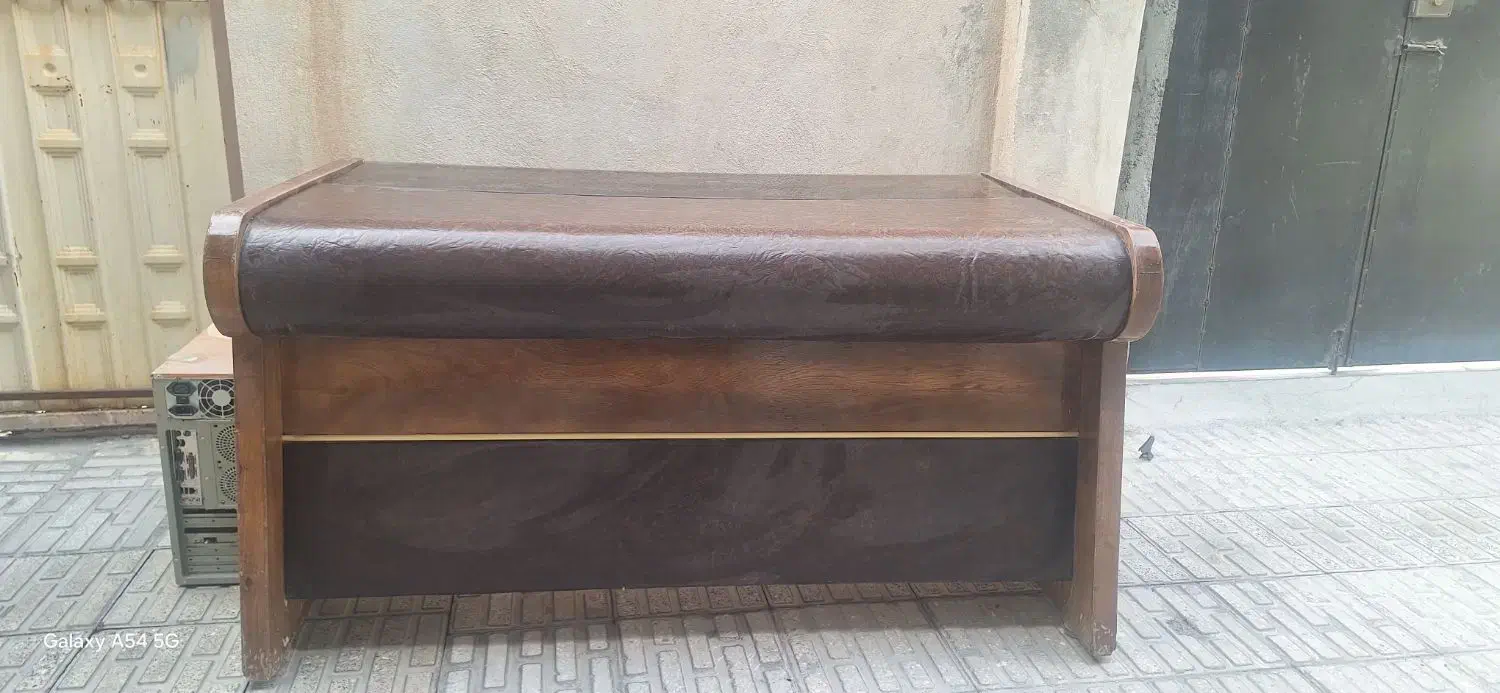 میز اداری چرم وچوب|مبلمان اداری|کرمانشاه, |دیوار