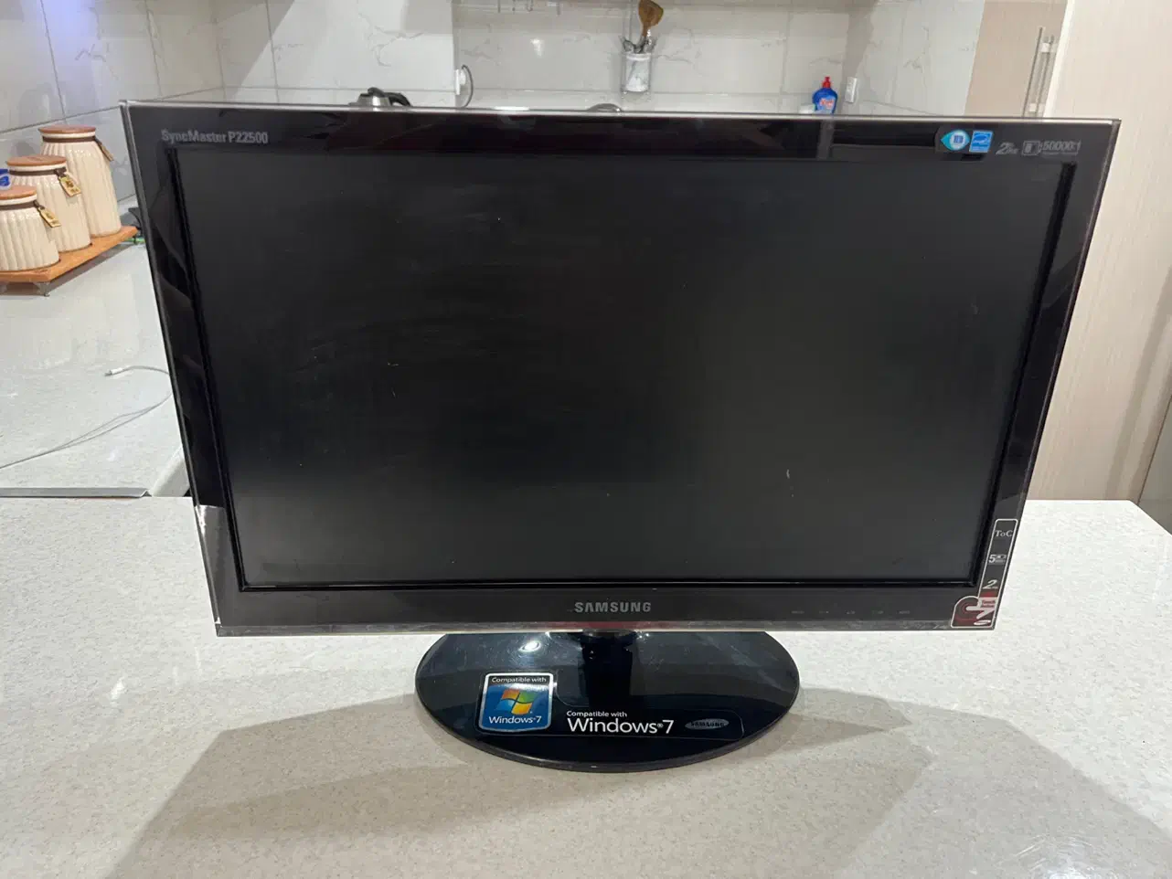 ال سی دی ۲۲ samsung|قطعات و لوازم جانبی رایانه|شیراز, هفت تنان|دیوار