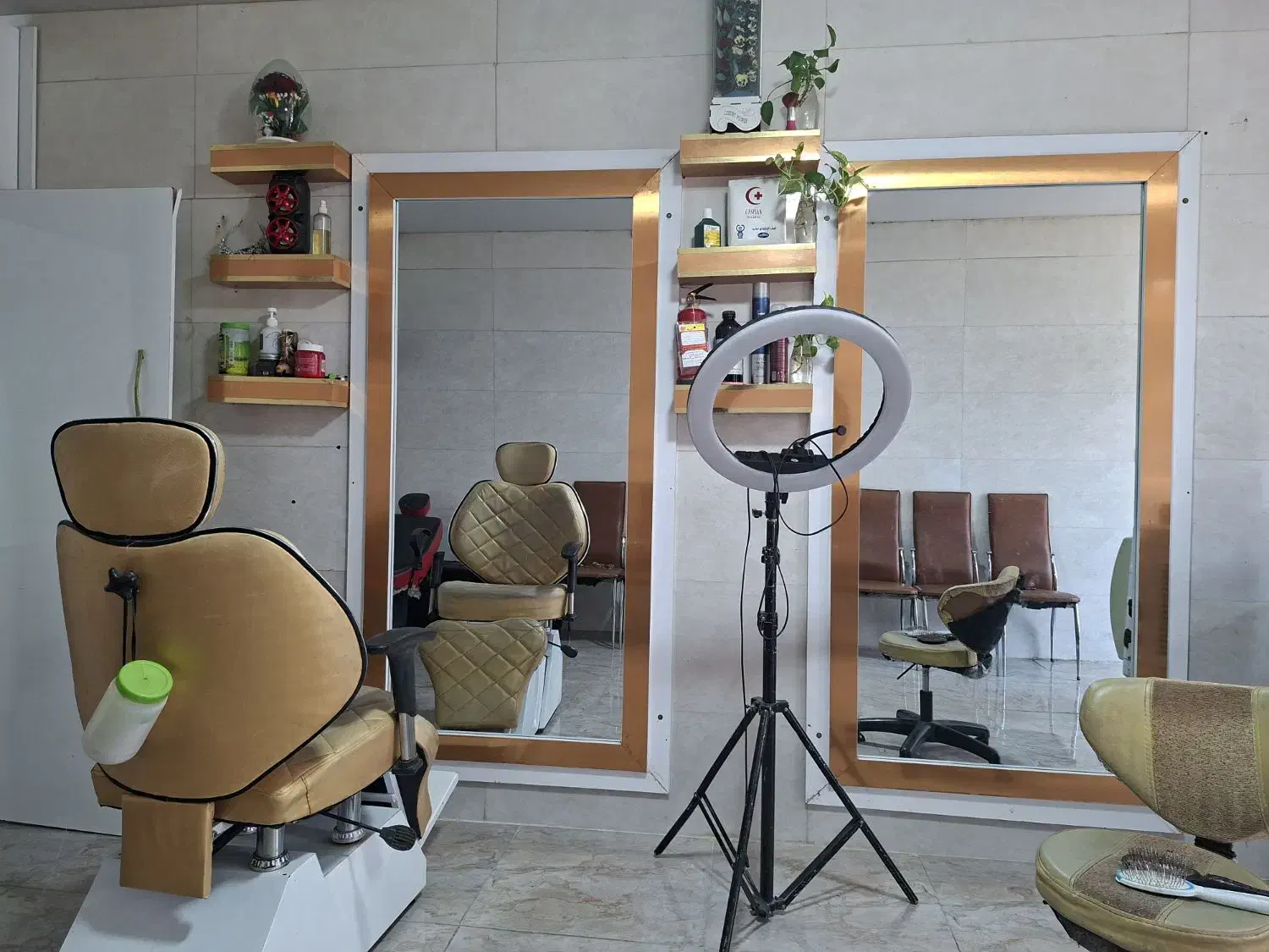 وسیله ارایشگاه|آرایشگاه و سالن‌های زیبایی|لردگان, |دیوار