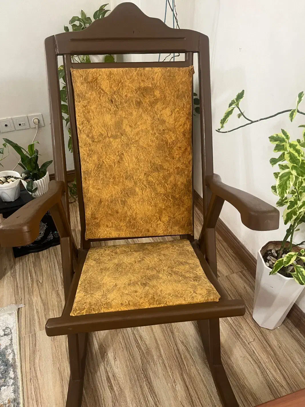 راک چوبی|صندلی و نیمکت|لاهیجان, گلستان|دیوار