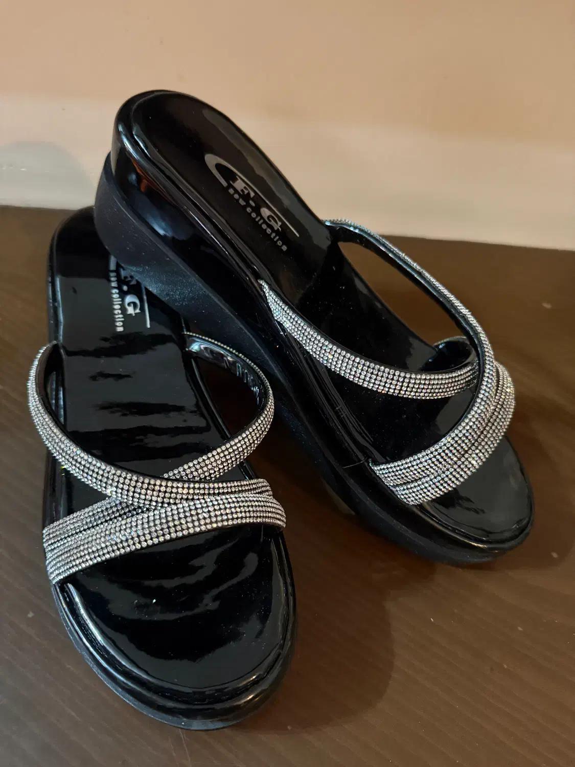 صندل مجلسی|کیف، کفش، کمربند|مشهد, هنرستان|دیوار