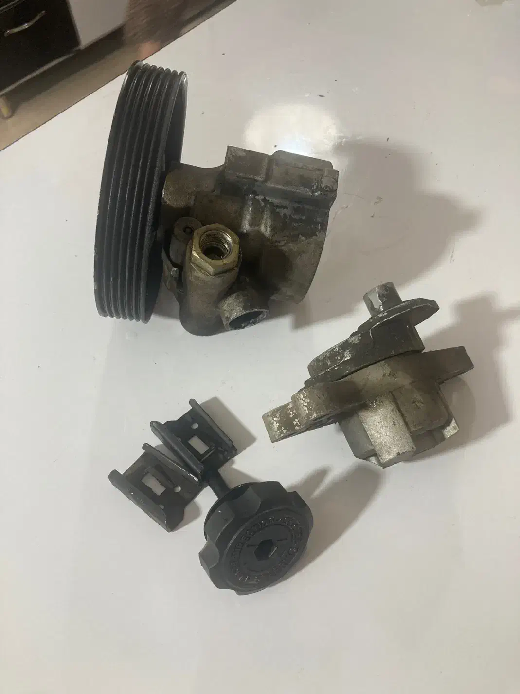 پمپ هیدرولیک ۲۰۶|قطعات یدکی و لوازم جانبی|جوانرود, |دیوار