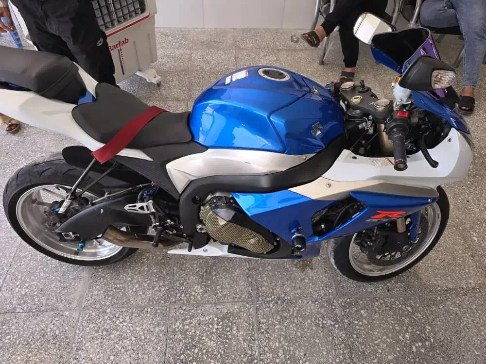 سوزوکیGsx Rبدون نقطه|موتورسیکلت|نیریز, |دیوار