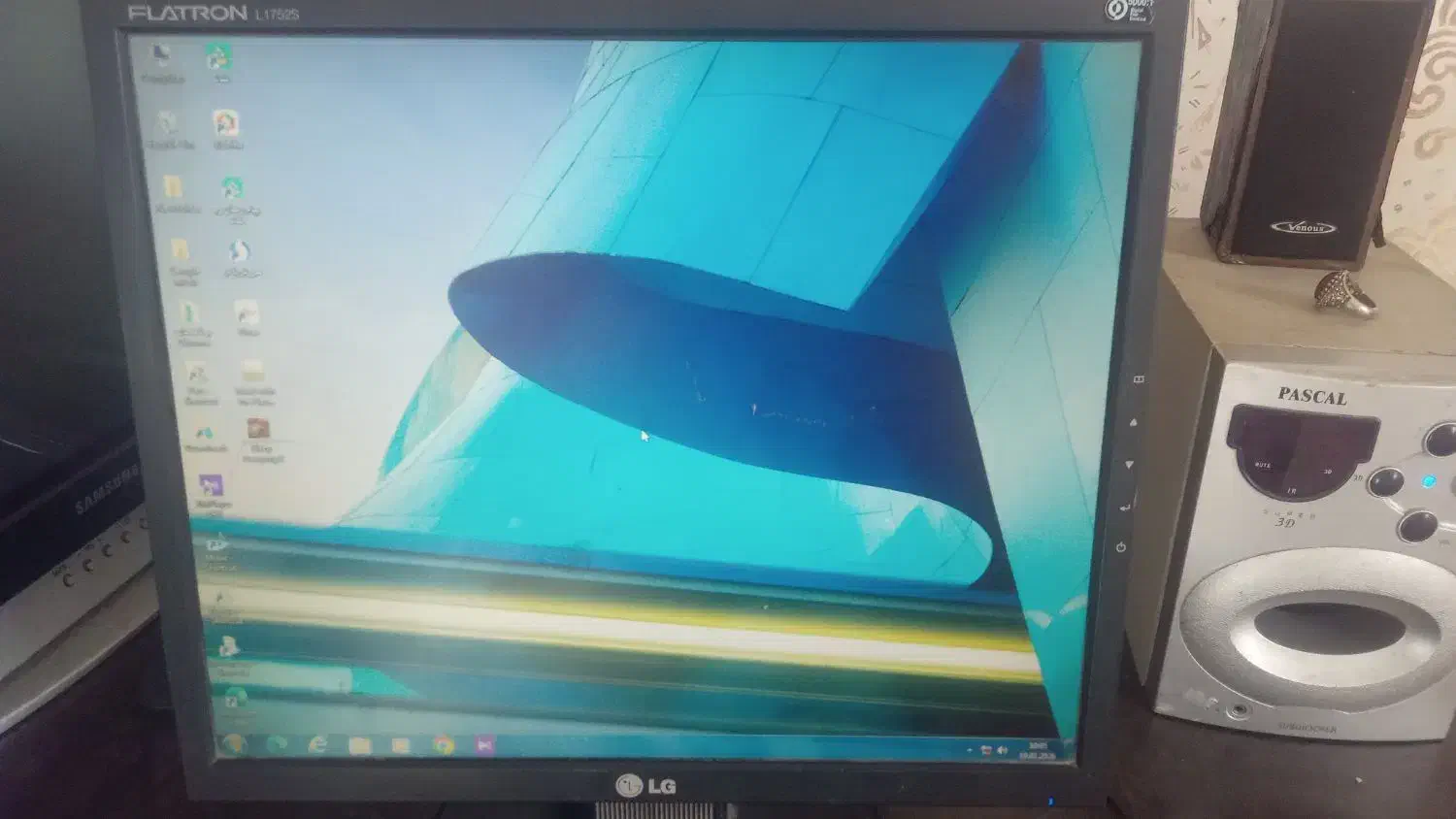 مانیتور الجی با کیبورد|قطعات و لوازم جانبی رایانه|جلین, |دیوار