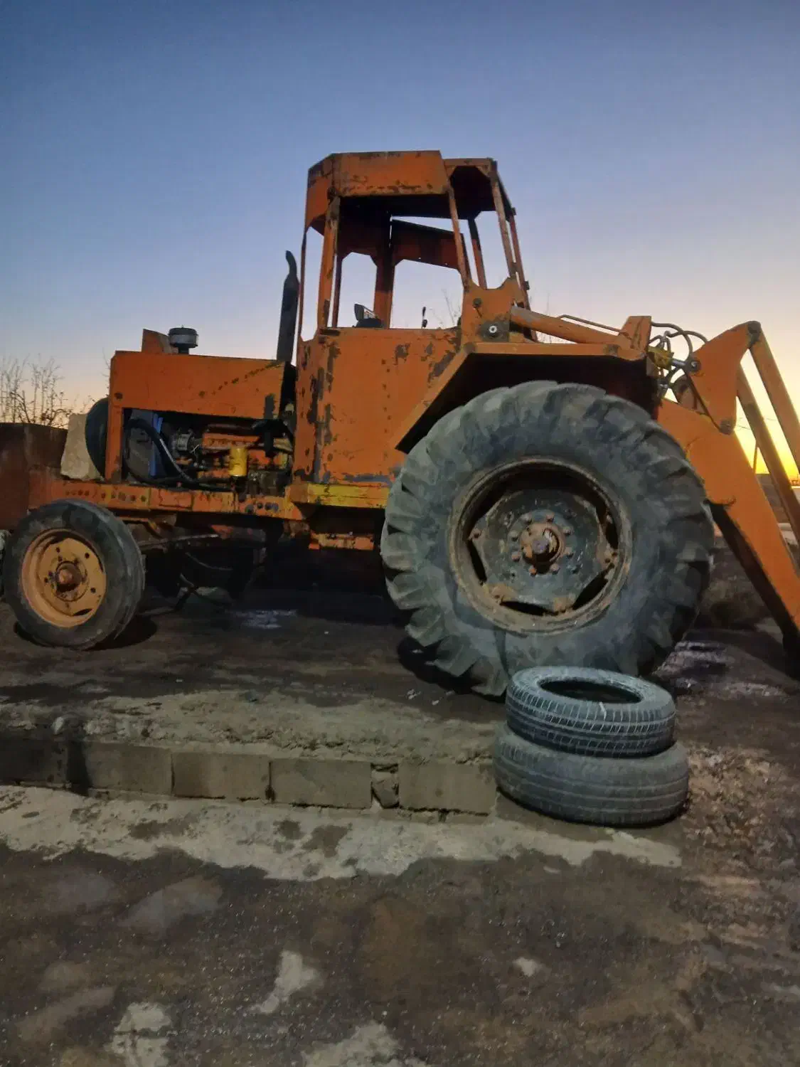 تراکتوررومانی بیل عقب مدل 62|خودرو سنگین|مشهد, خواجه ربیع|دیوار