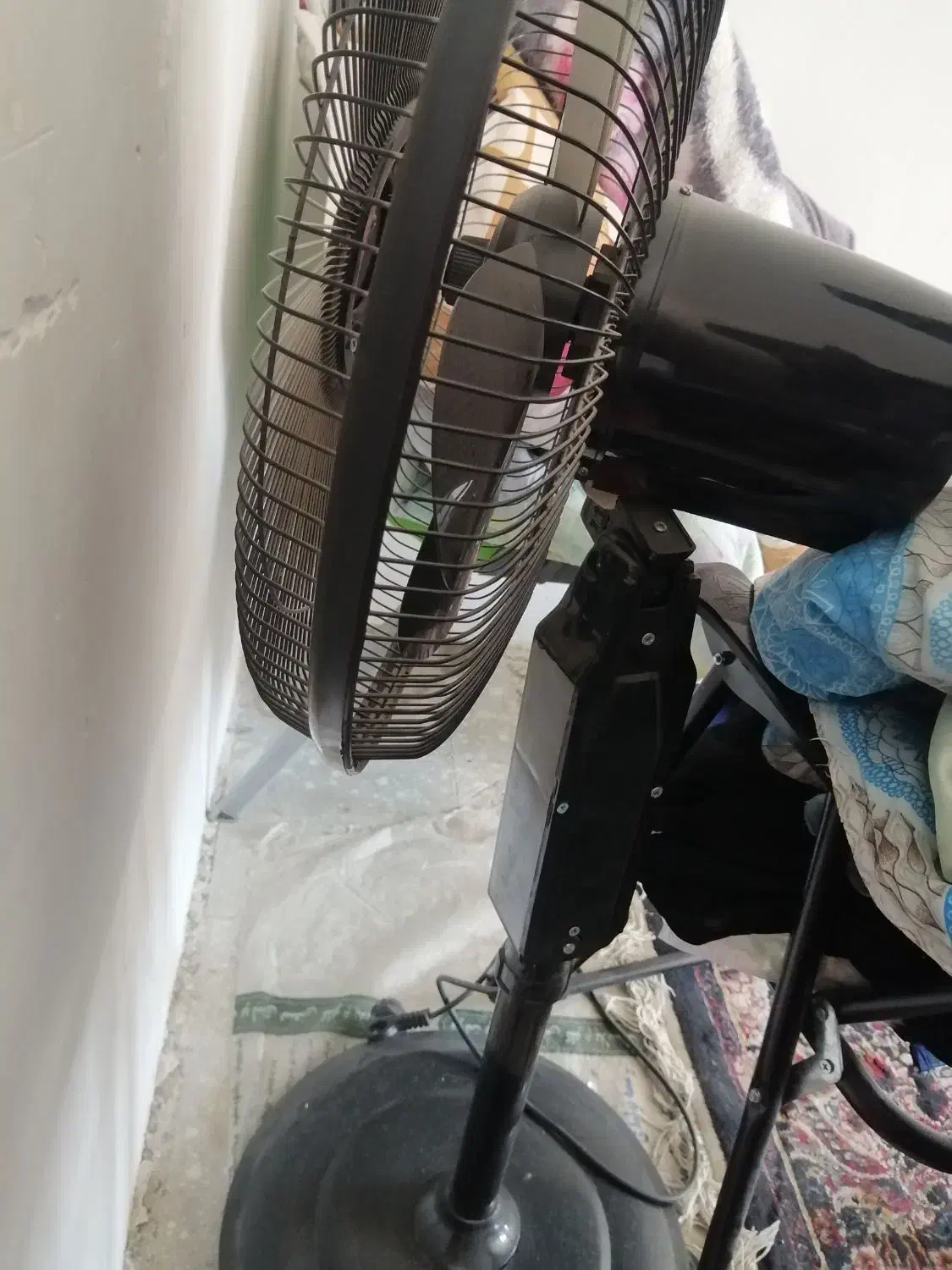 پنکه ایستاده|پنکه و تصفیه‌کنندهٔ هوا|شیروان (خراسان), |دیوار