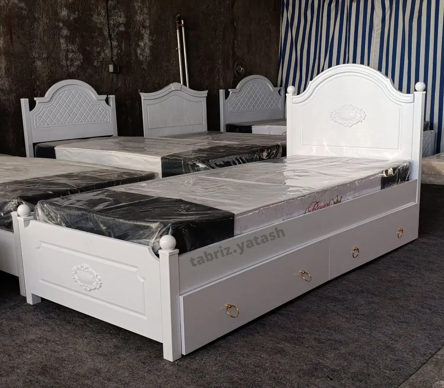 تخت مدل گلایل|تخت و سرویس خواب|باسمنج, |دیوار