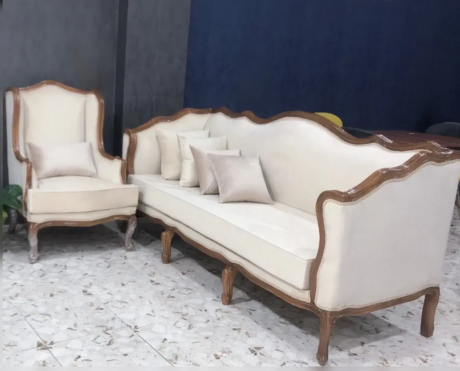 در مبلمان پاریس مبل و  مصنوعات و چوبی سرویس خواب|مبلمان خانگی و میز عسلی|بندر گناوه, |دیوار