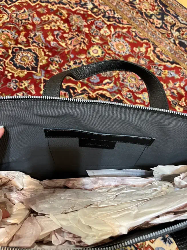 کیف اداری|کیف، کفش، کمربند|رشت, گلسار|دیوار