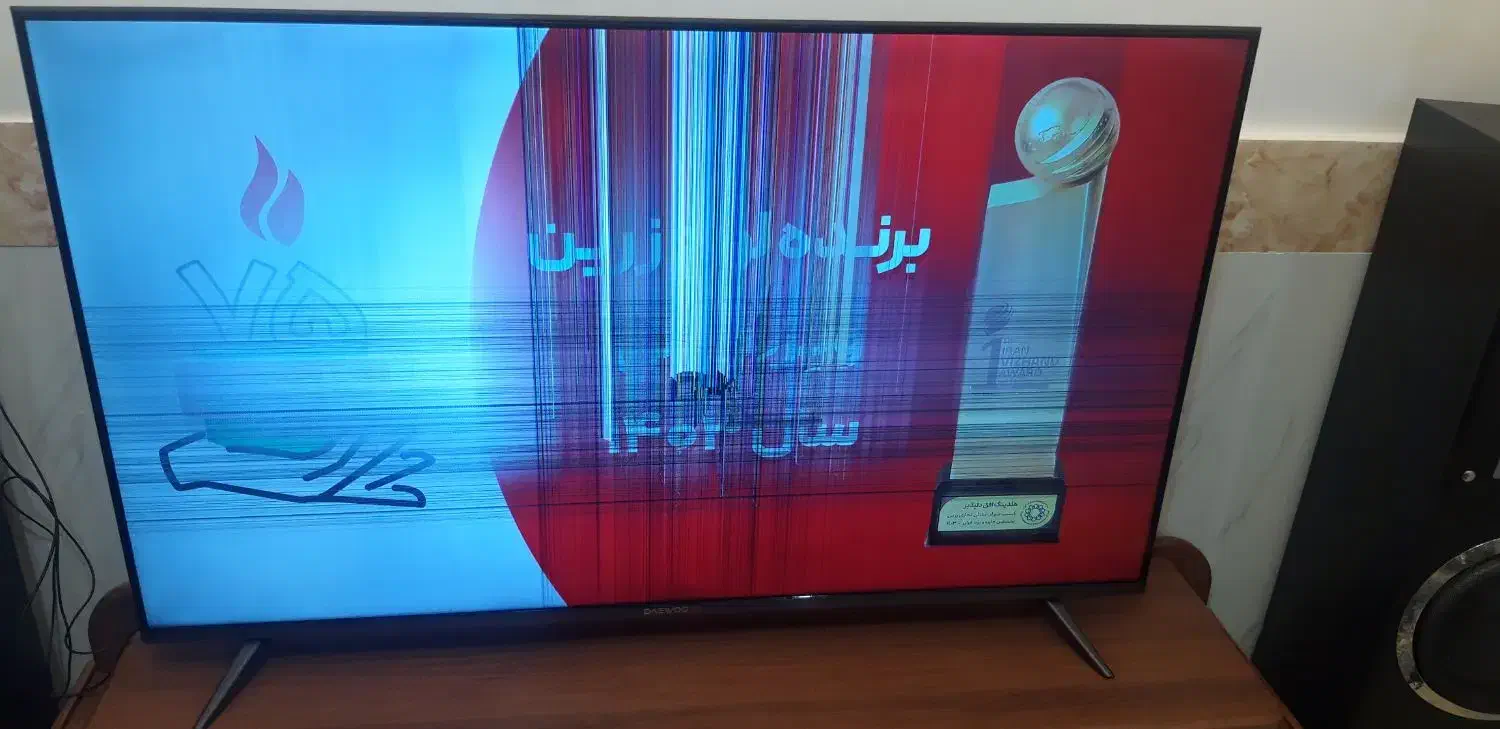 تلویزیون ۵۵ دوو|تلویزیون و پروژکتور|میانه, |دیوار