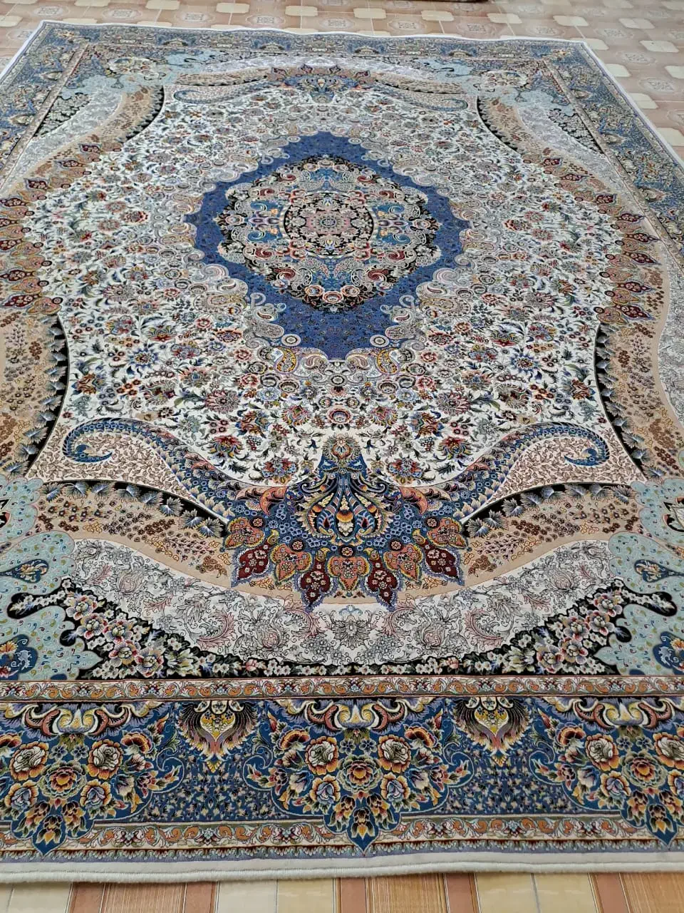 شهر فرش دست دوم نیشابور|فرش|نیشابور, کوی فرهنگیان|دیوار