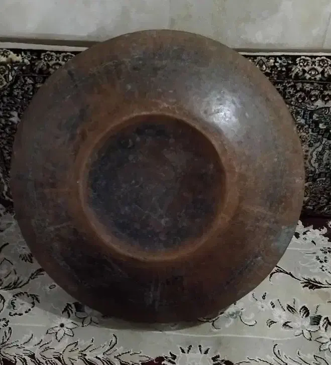 لگن مسی|کلکسیون اشیاء عتیقه|تربتحیدریه, ترمینال|دیوار