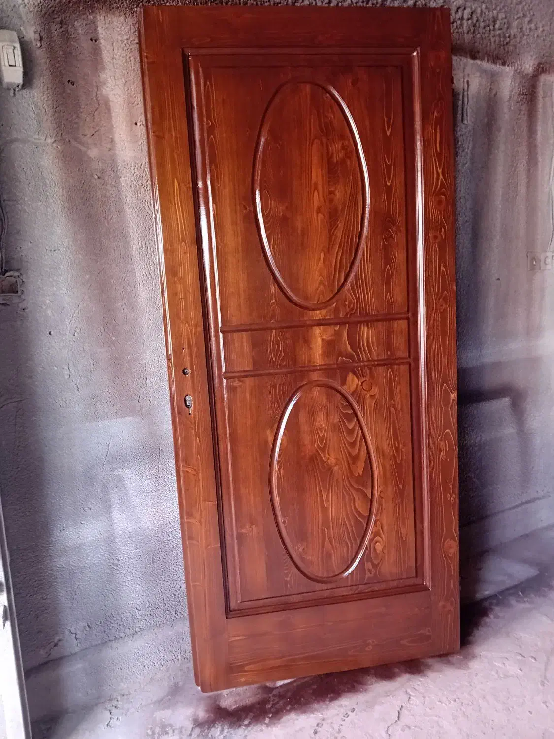 رنگ آمیزی درب چوبی|خدمات پیشه و مهارت|ساوه, |دیوار