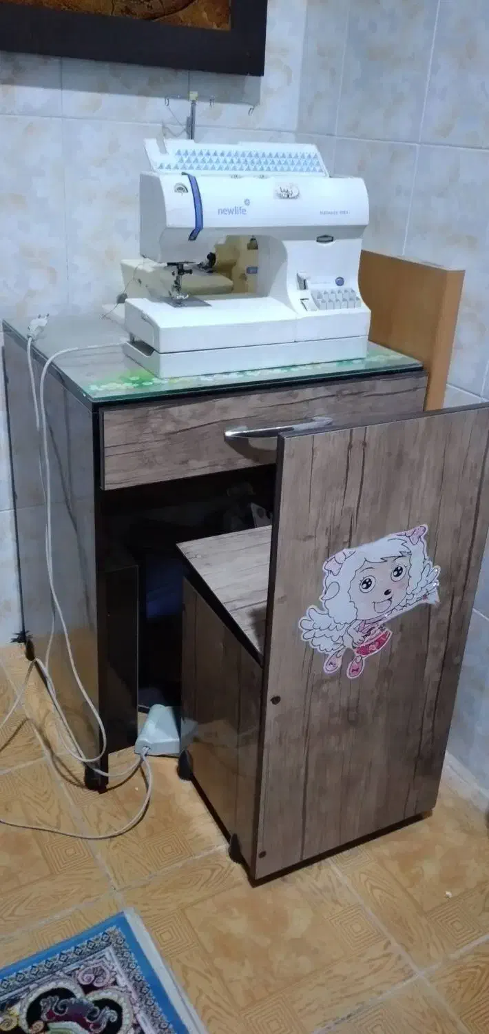 میز تحریر|میز تحریر و کامپیوتر|بندر دیر, |دیوار