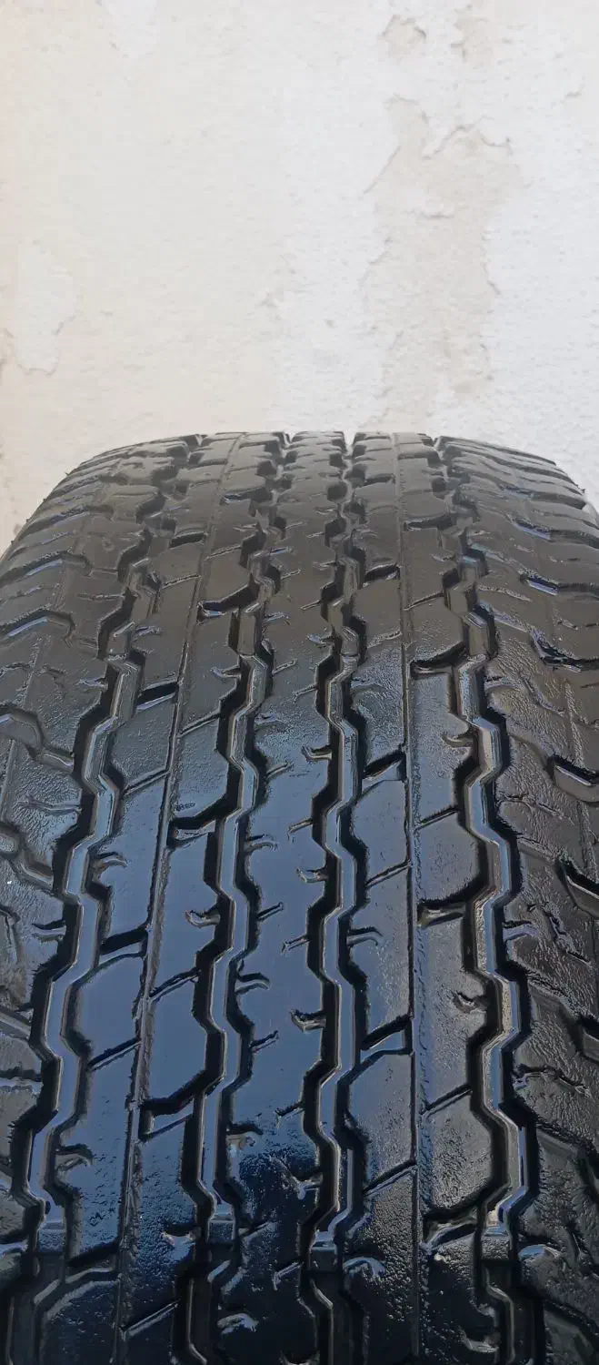 یک جفت لاستیک 18|قطعات یدکی و لوازم جانبی|کیش, |دیوار